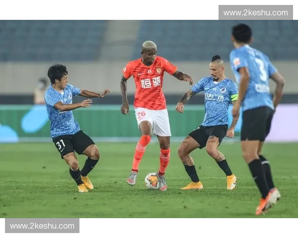 恒大足球赛事直播：全程跟踪精彩对决，实时比分更新与分析